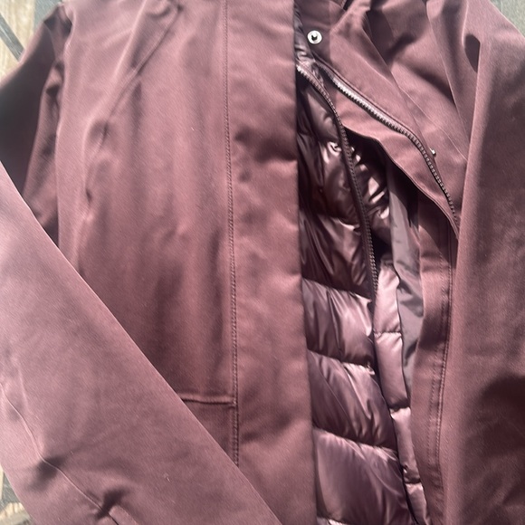 Tres 3-in-1 Parka in EUC, Deep Mahogany Medium - Picture 9 of 9